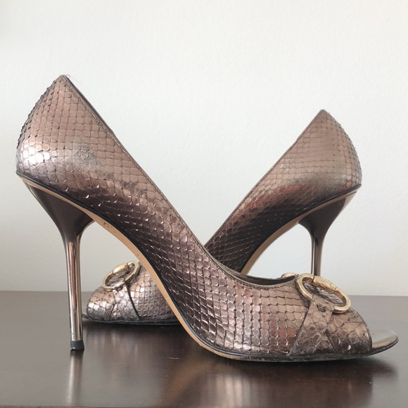 Gucci open toe horseshoe pumps, snake leather, bronze/silver size 8.5 high heel - Picture 5 of 14